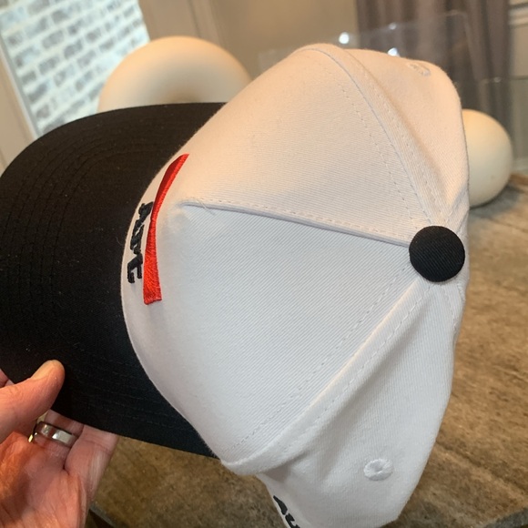 🚀 Used good condition Hat from AUG 11 - Picture 7 of 9